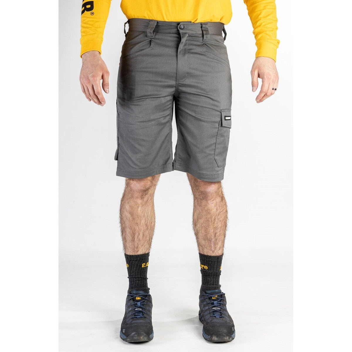 Shorts Tracker Cinza Escuro